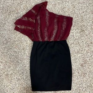Body Central red and black dress -no tag fits like a M/L
